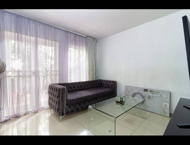 2 BEDROOM TOWNHOUSE FOR SALE IN RADIOKOP